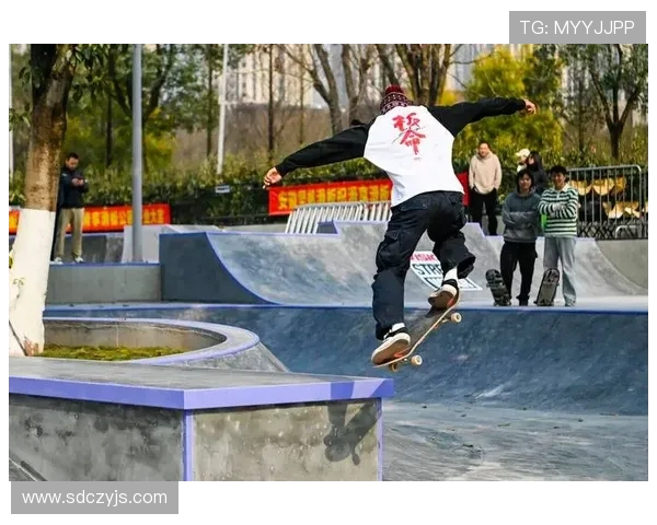 重庆滑板队边路渗透战术分析与表现评估探讨